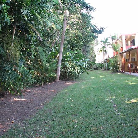 Titree Village Holiday Apartments Port Douglas Buitenkant foto