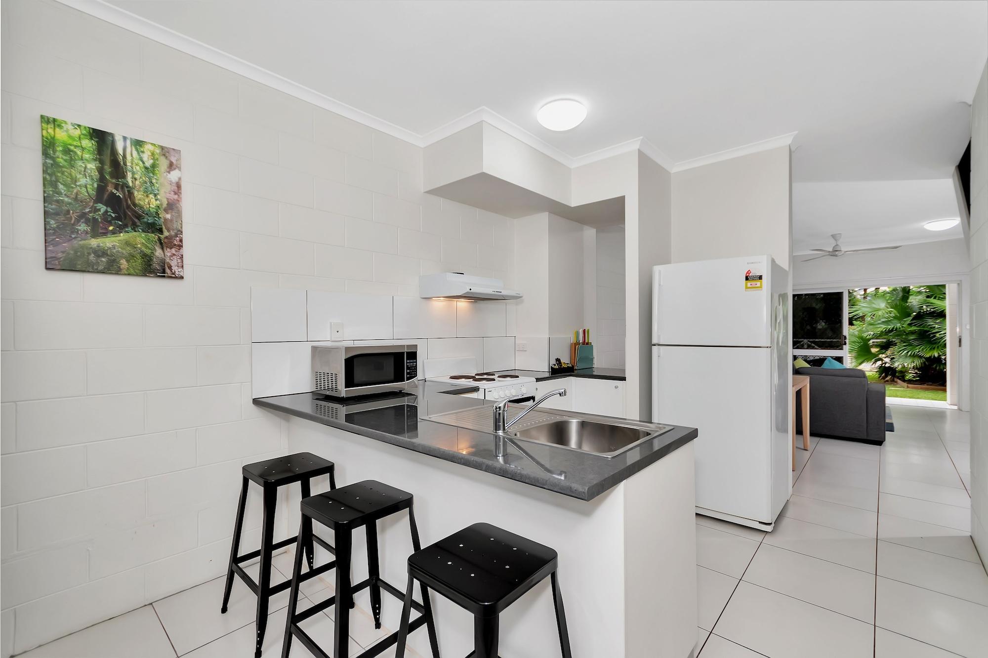 Titree Village Holiday Apartments Port Douglas Buitenkant foto