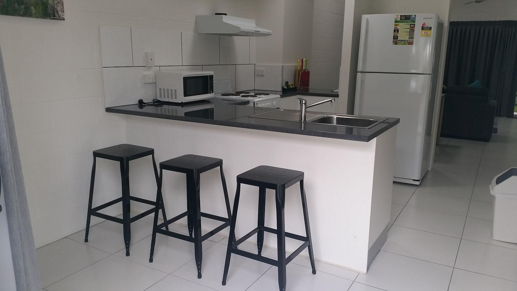 Titree Village Holiday Apartments Port Douglas Buitenkant foto