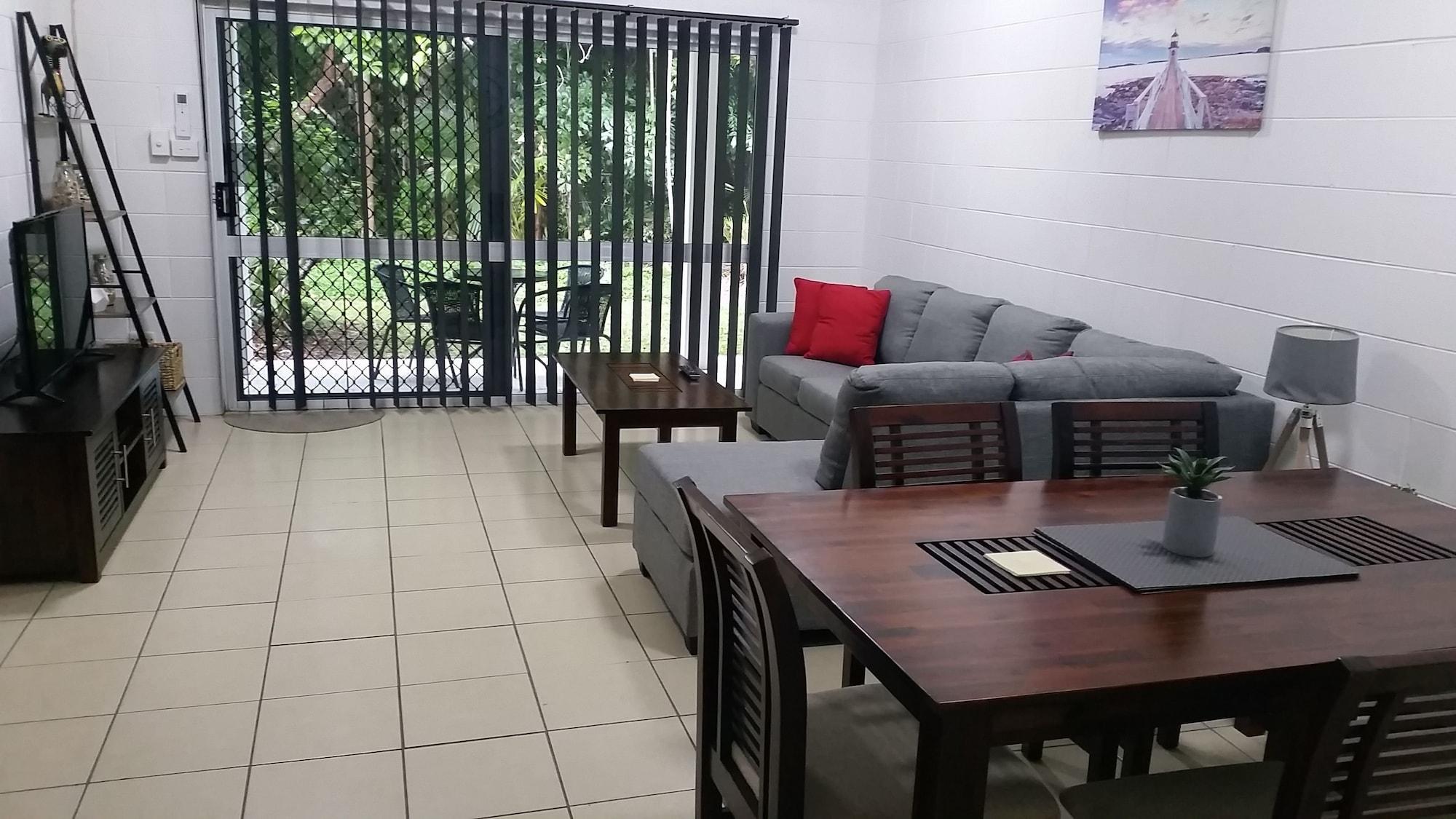 Titree Village Holiday Apartments Port Douglas Buitenkant foto
