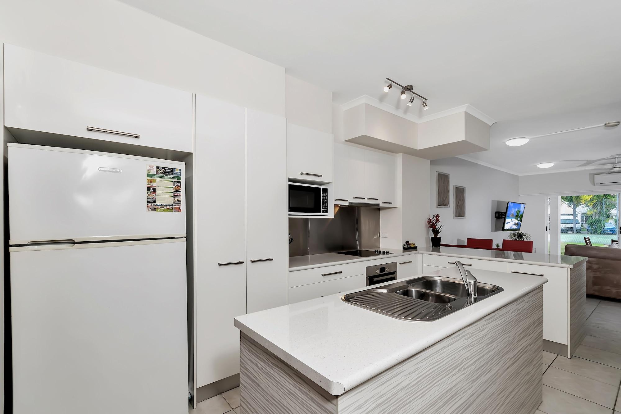 Titree Village Holiday Apartments Port Douglas Buitenkant foto