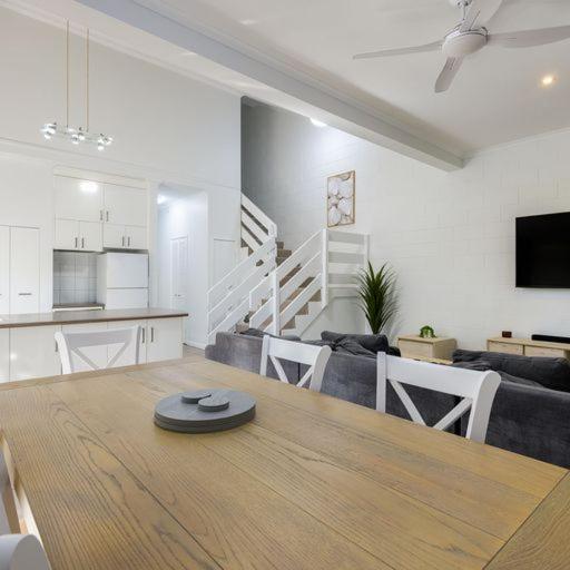 Titree Village Holiday Apartments Port Douglas Buitenkant foto