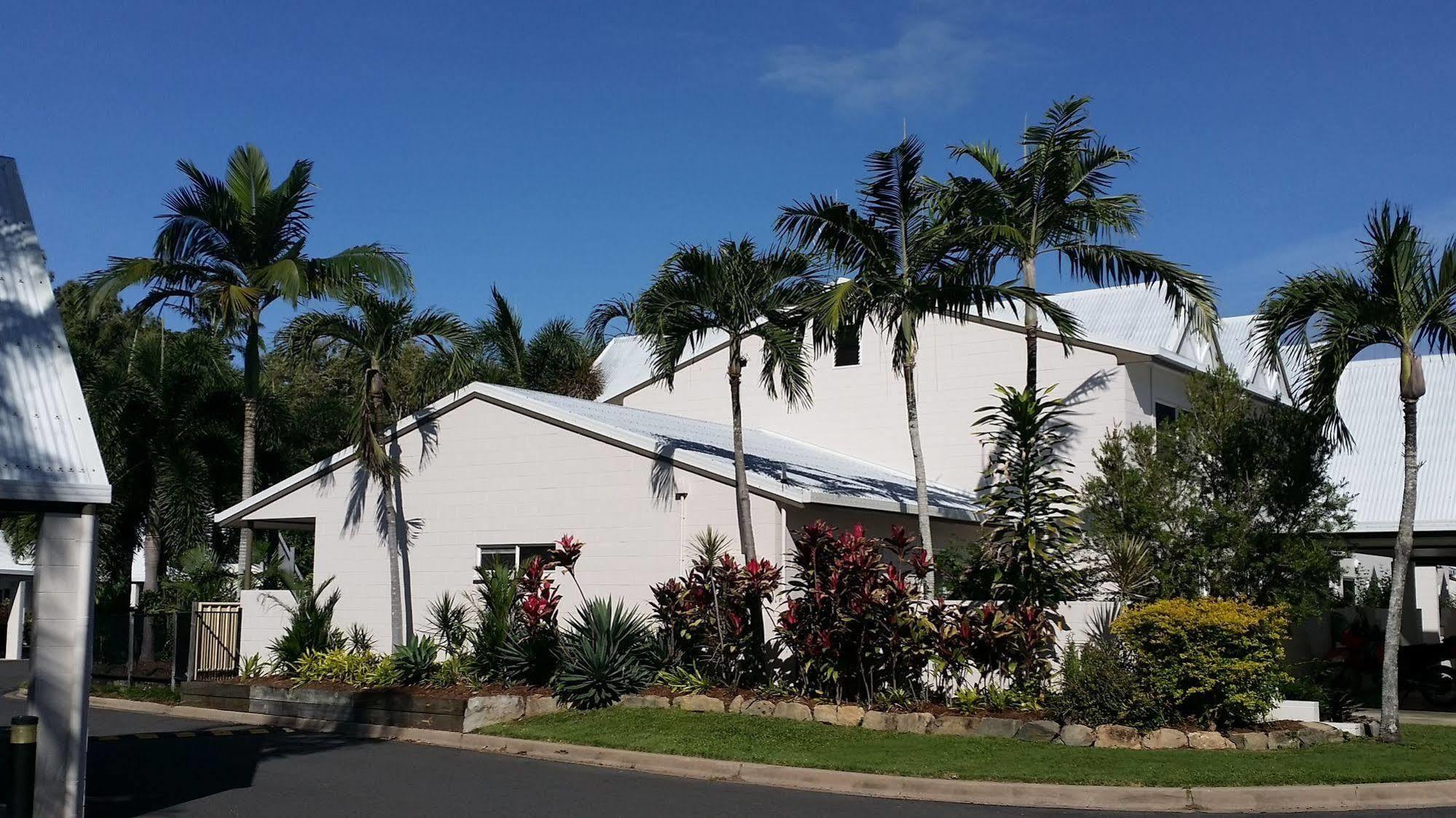 Titree Village Holiday Apartments Port Douglas Buitenkant foto
