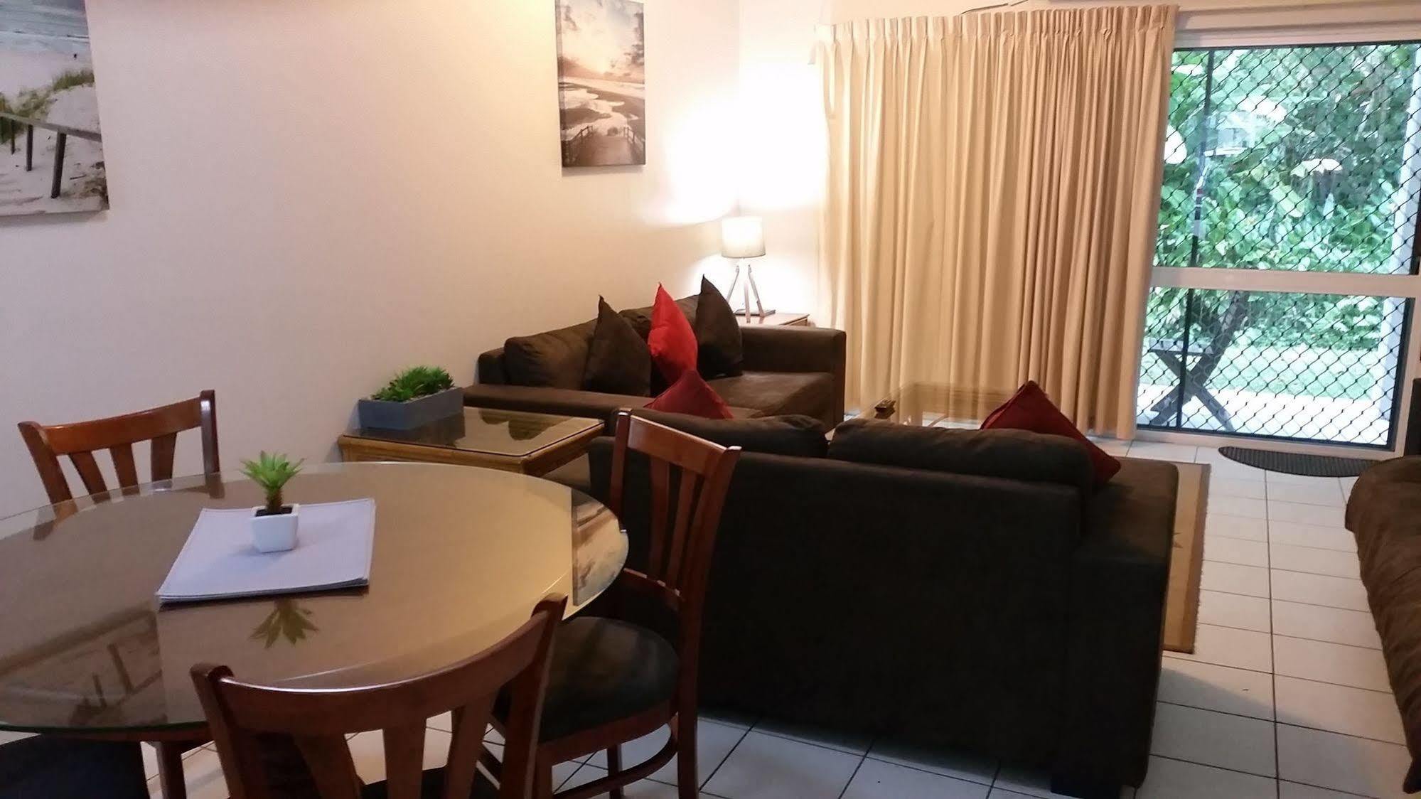 Titree Village Holiday Apartments Port Douglas Buitenkant foto
