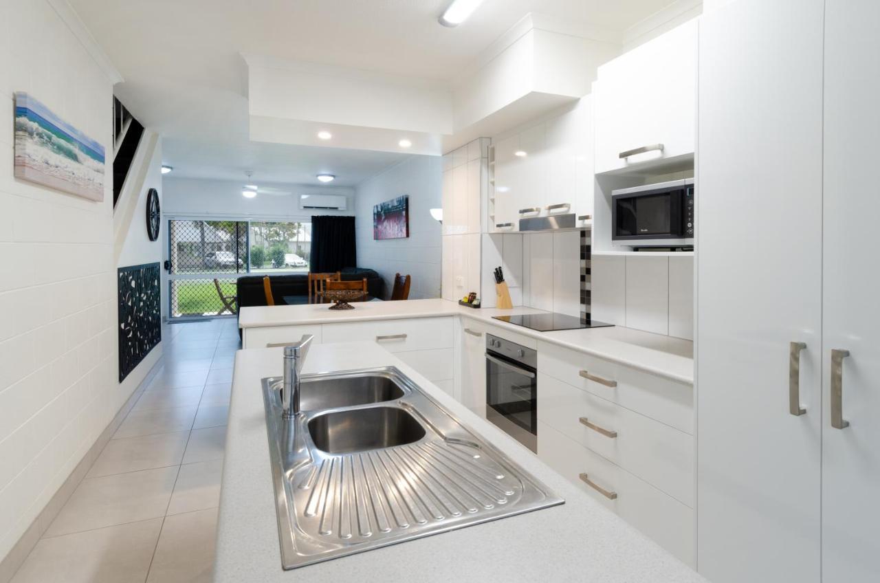 Titree Village Holiday Apartments Port Douglas Buitenkant foto